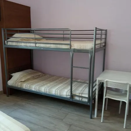 New Paradise בית הארחה 4*